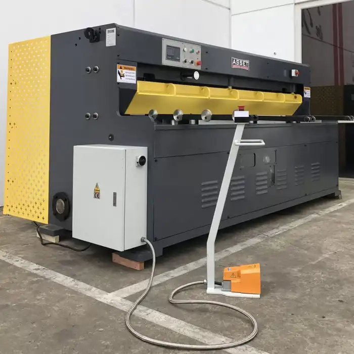 SM-STHS2506. Hydraulic Guillotine Steelmaster 2500mm x 6.0mm with Power Back Gauge - Image 2