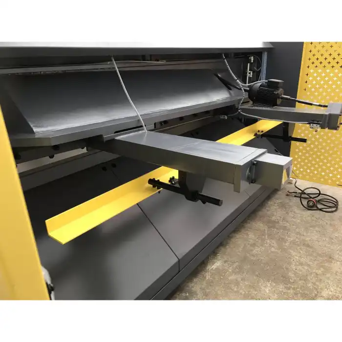 SM-STHS2506. Hydraulic Guillotine Steelmaster 2500mm x 6.0mm with Power Back Gauge - Image 13