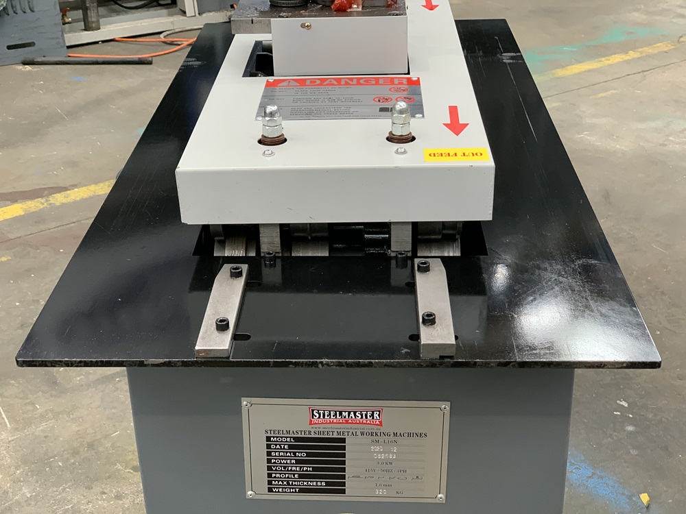 SM-L16. Lockseamer 16# Capacity. Steelmaster, 415V - 6 Profiles in 1 20 SM-L16. Lockseamer 16# Capacity. Steelmaster, 415V - 6 Profiles in 1 - Image 20