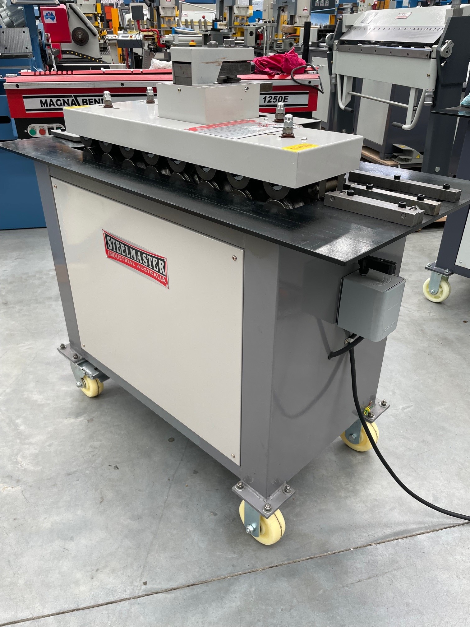 SM-L16. Lockseamer 16# Capacity. Steelmaster, 415V - 6 Profiles in 1 14 SM-L16. Lockseamer 16# Capacity. Steelmaster, 415V - 6 Profiles in 1 - Image 14