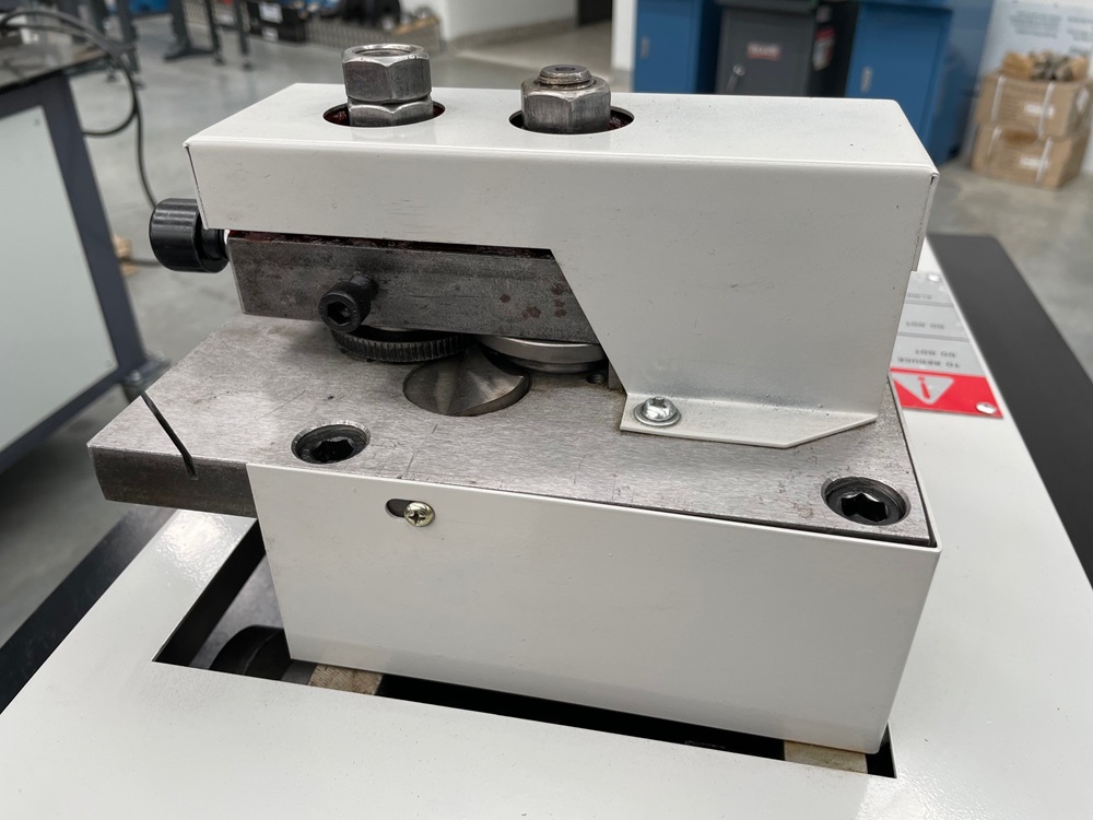 SM-L16. Lockseamer 16# Capacity. Steelmaster, 415V - 6 Profiles in 1 17 SM-L16. Lockseamer 16# Capacity. Steelmaster, 415V - 6 Profiles in 1 - Image 17