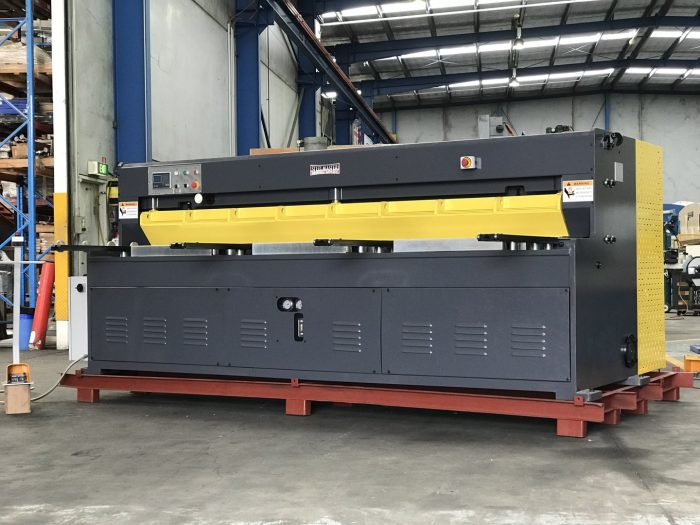 SM-STHS3106. Hydraulic Guillotine Steelmaster 3100mm x 6.0mm with Power Back Gauge. - Image 9