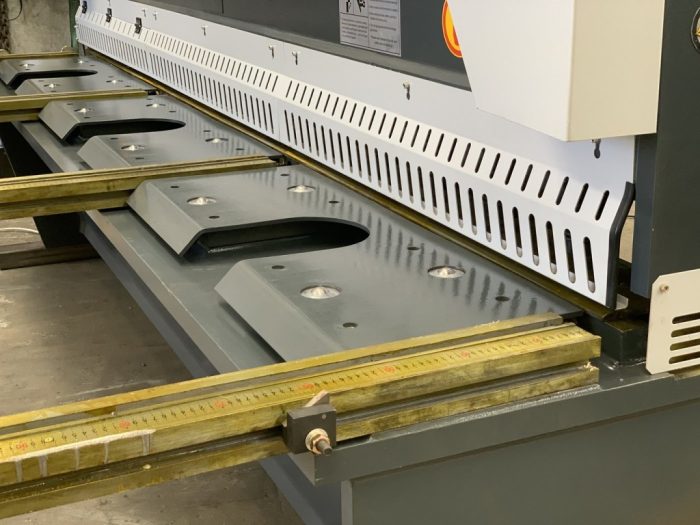 STEELMASTER -MS8-4008PSS. Guillotine Vari Rake 4000mm x 8mm Capacity, Rear Pneumatic Sheet Support - Image 8