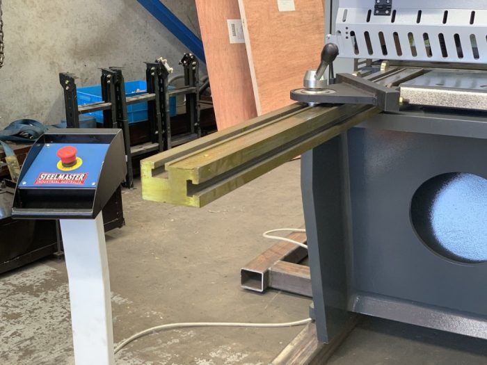 STEELMASTER -MS8-4008PSS. Guillotine Vari Rake 4000mm x 8mm Capacity, Rear Pneumatic Sheet Support - Image 9