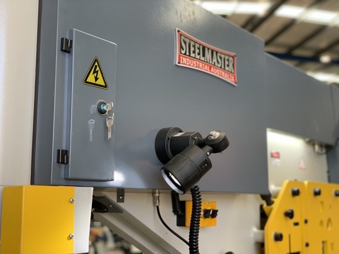 MULTI 165. Punch & Shear. Steelmaster 165Ton Hydraulic Double Cylinder, Punch, Shear. Crop & Notch. - Image 3