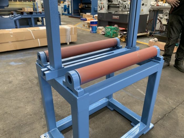 Heavy Duty Roller Conveyor & Stands, 620mm Wide x 500mm Long x 720mm Roller Height - Image 5