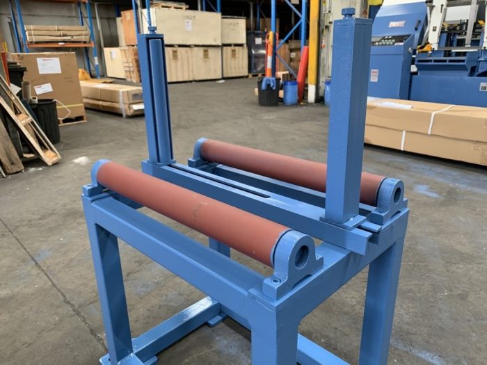 Heavy Duty Roller Conveyor & Stands, 620mm Wide x 500mm Long x 720mm Roller Height - Image 8