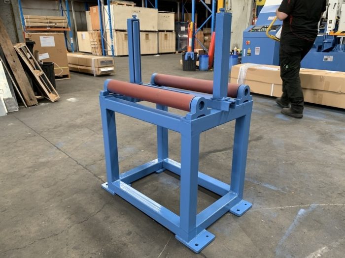 Heavy Duty Roller Conveyor & Stands, 620mm Wide x 500mm Long x 720mm Roller Height - Image 10