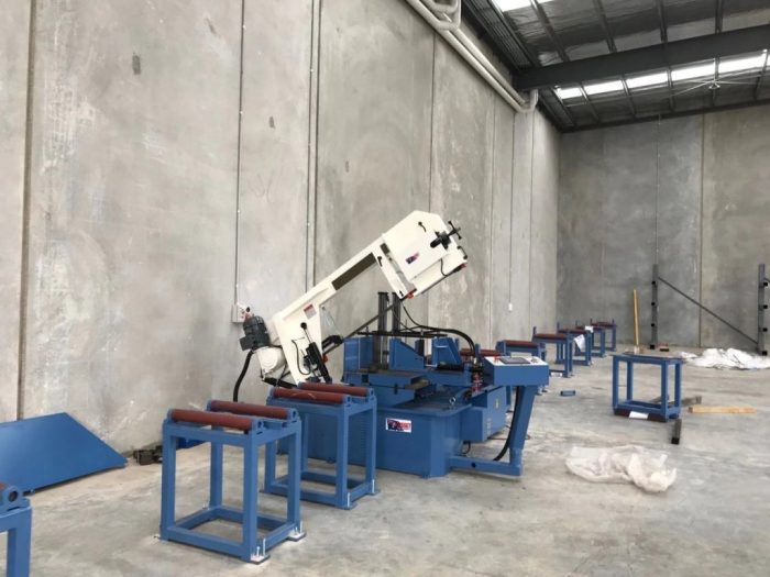 Heavy Duty Roller Conveyor & Stands, 620mm Wide x 500mm Long x 720mm Roller Height - Image 19